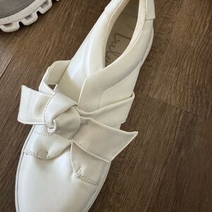 Elegant White Women's Bow Shoe
